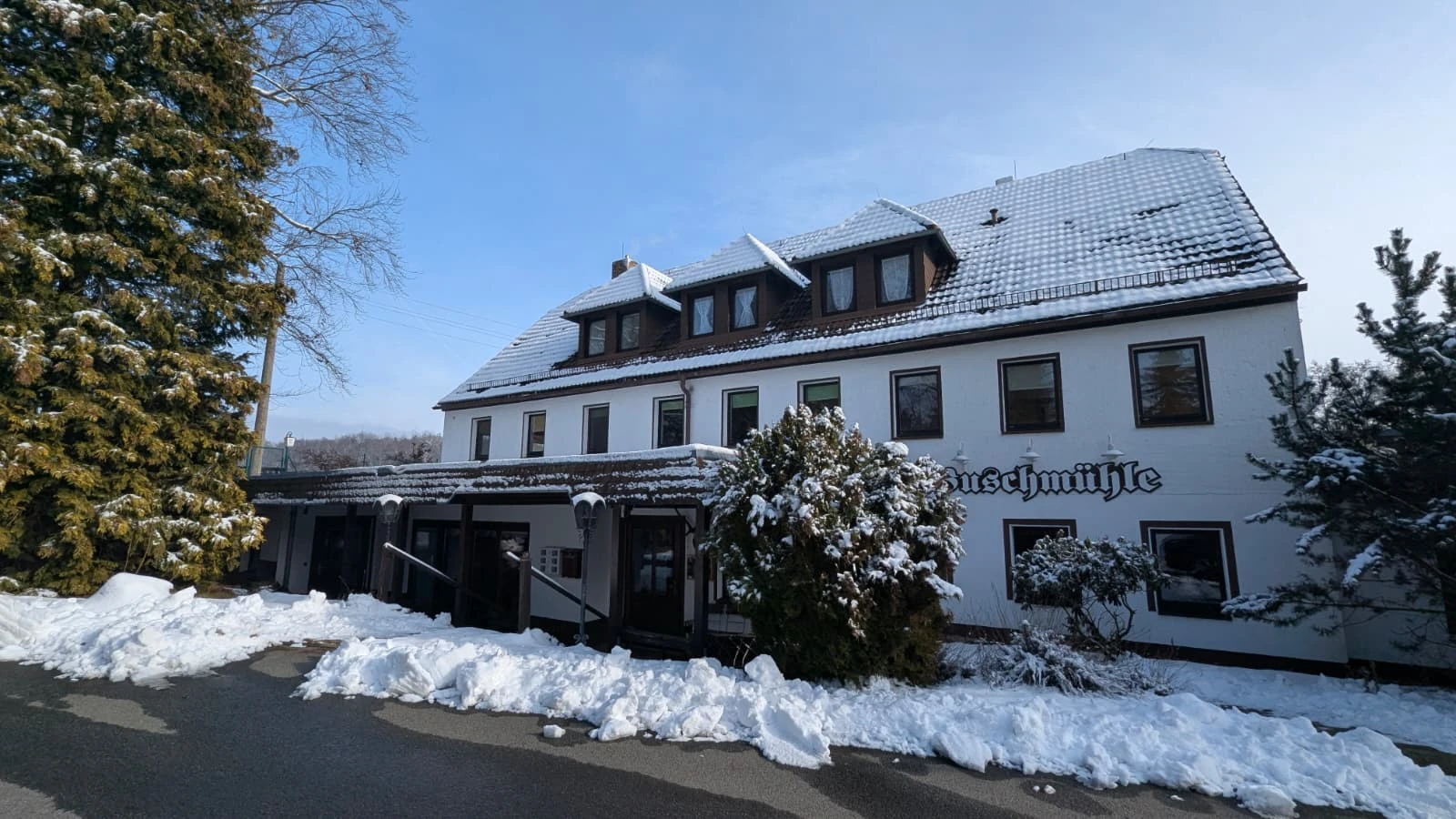 Winterlicher Blick auf die Landschaft an der Buschmühle
